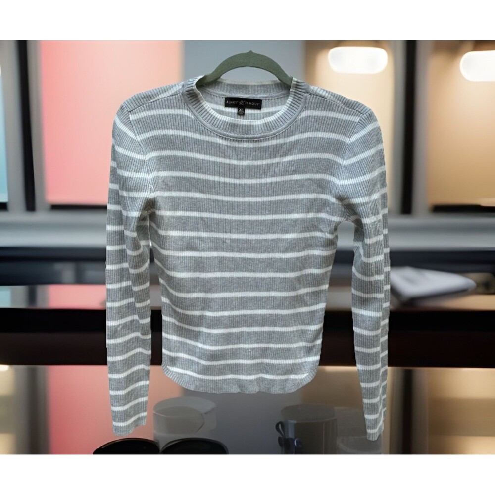 NEW Almost Famous Gray/White Ribbed Long Sleeve Pullover Top - Size XL